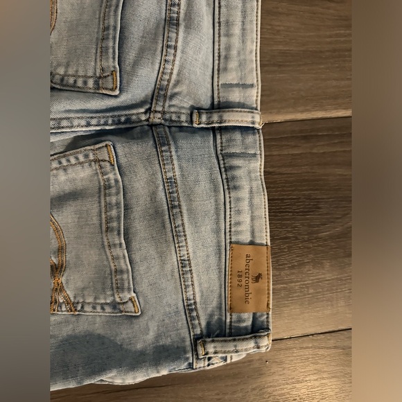 Abercrombie Kids Light Blue High-Rise Jeans 15/16 - Picture 7 of 7
